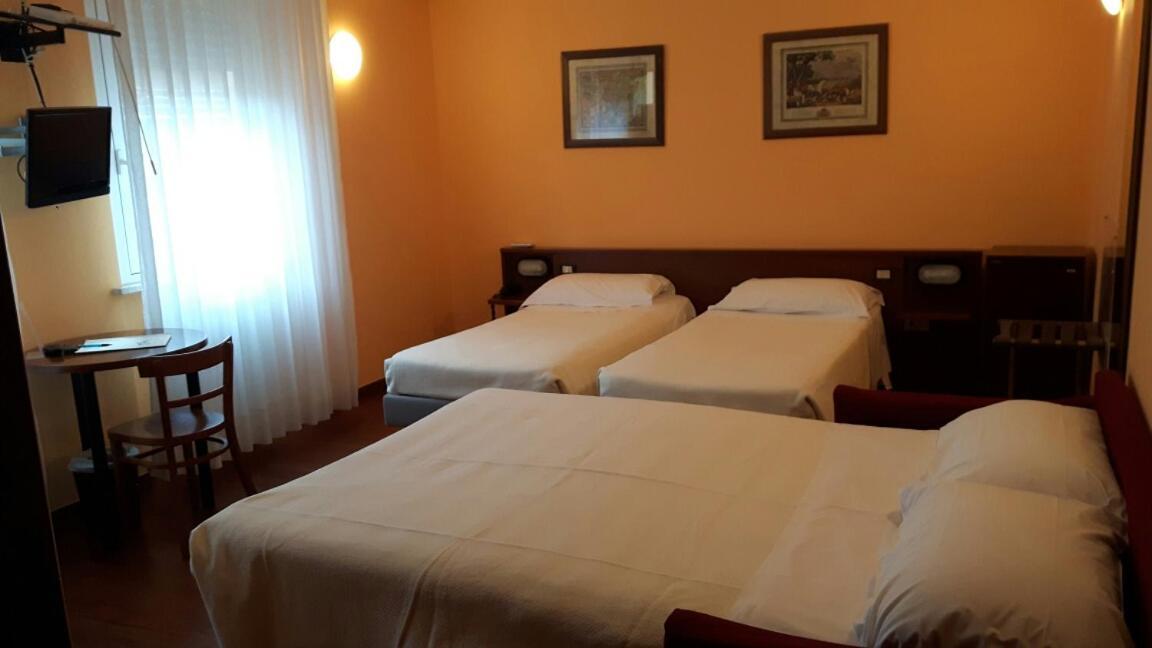 Hotel Mariani Iesi Exterior foto